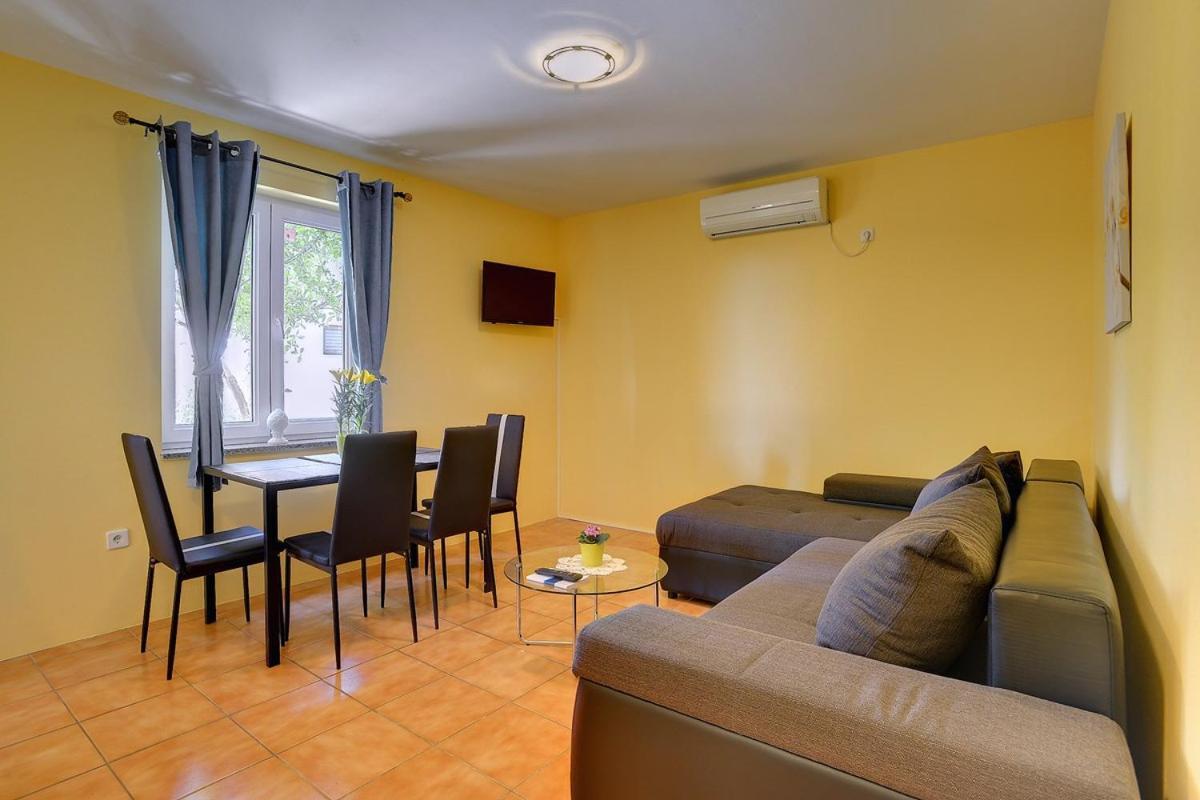 Ližnjan Apartments Puntica מראה חיצוני תמונה
